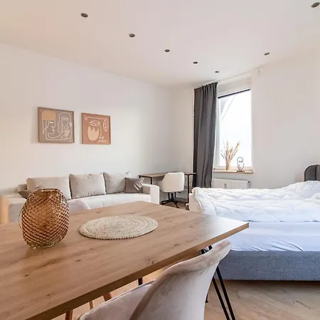 Geraeumige Mit 2 Schlafzimmern In Essen-stadtwald Naehe Messe Apartment Essen